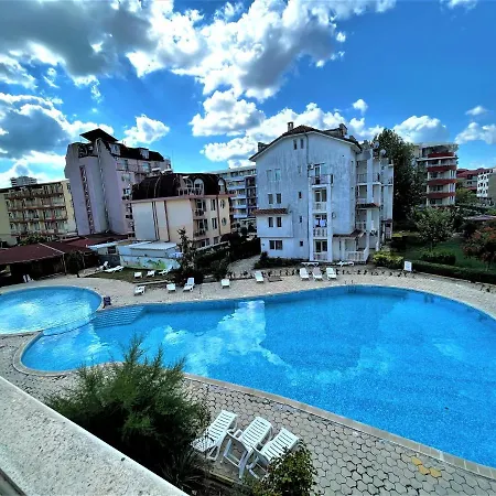 Apartment Bravo 5