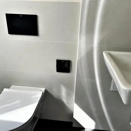 Bravo 5 * Σάνι Μπιτς