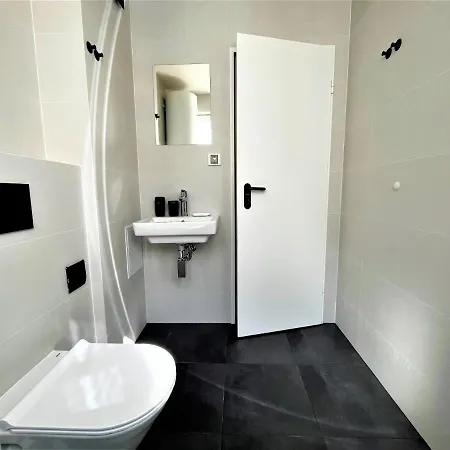 Bravo 5 * Σάνι Μπιτς