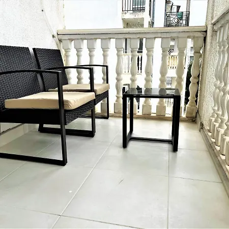 Apartment Bravo 5