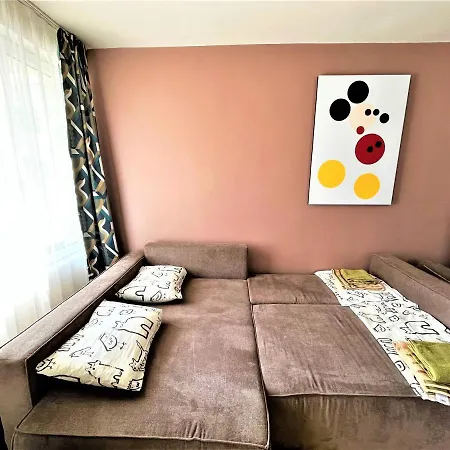 Apartment Bravo 5